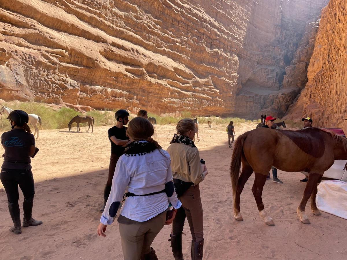 Zarb Desert Camp Wadi Rum Ngoại thất bức ảnh