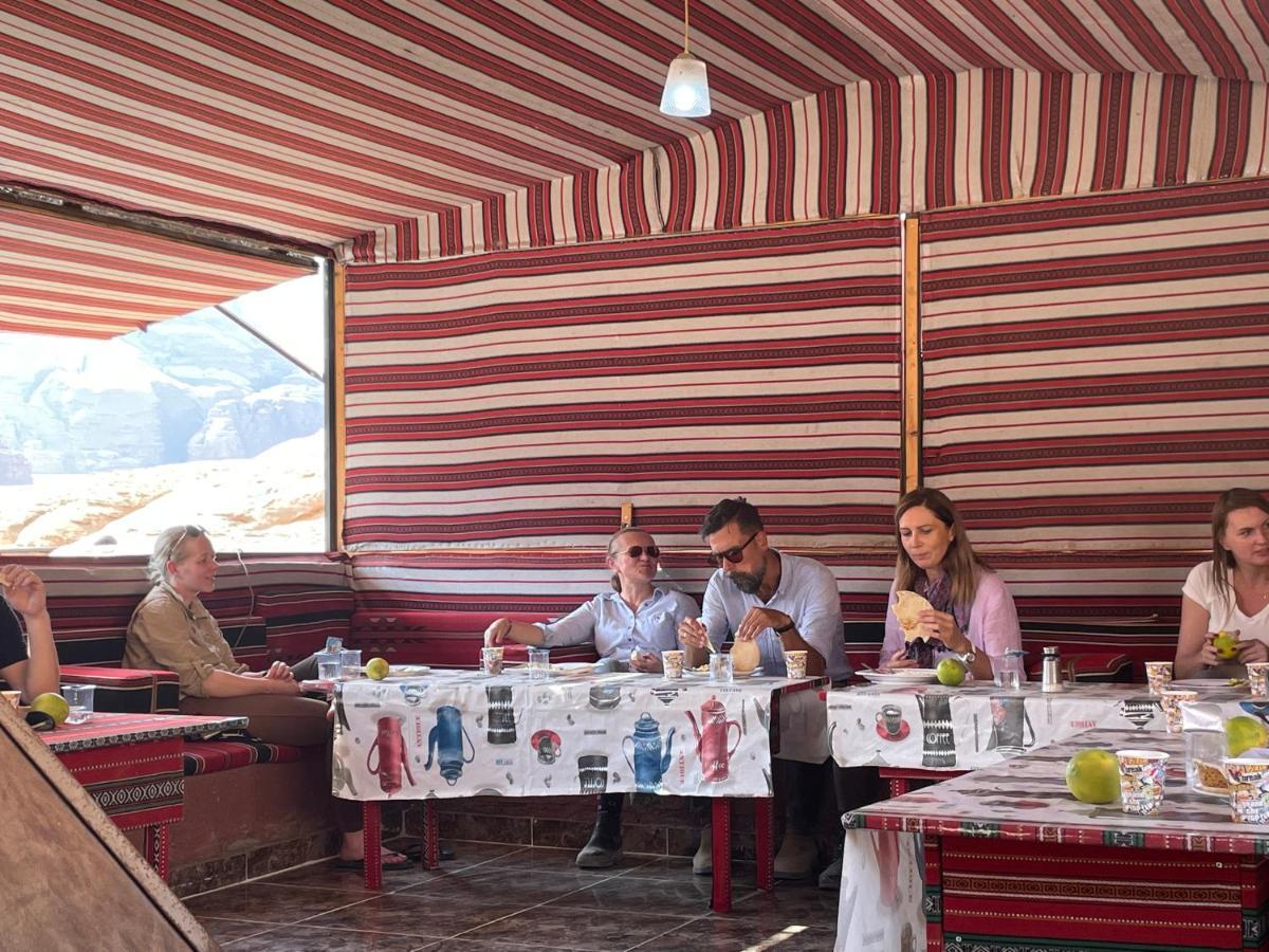 Zarb Desert Camp Wadi Rum Ngoại thất bức ảnh